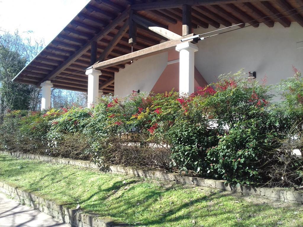 Agriturismo Lupo Bianco モンツァンバーノ エクステリア 写真