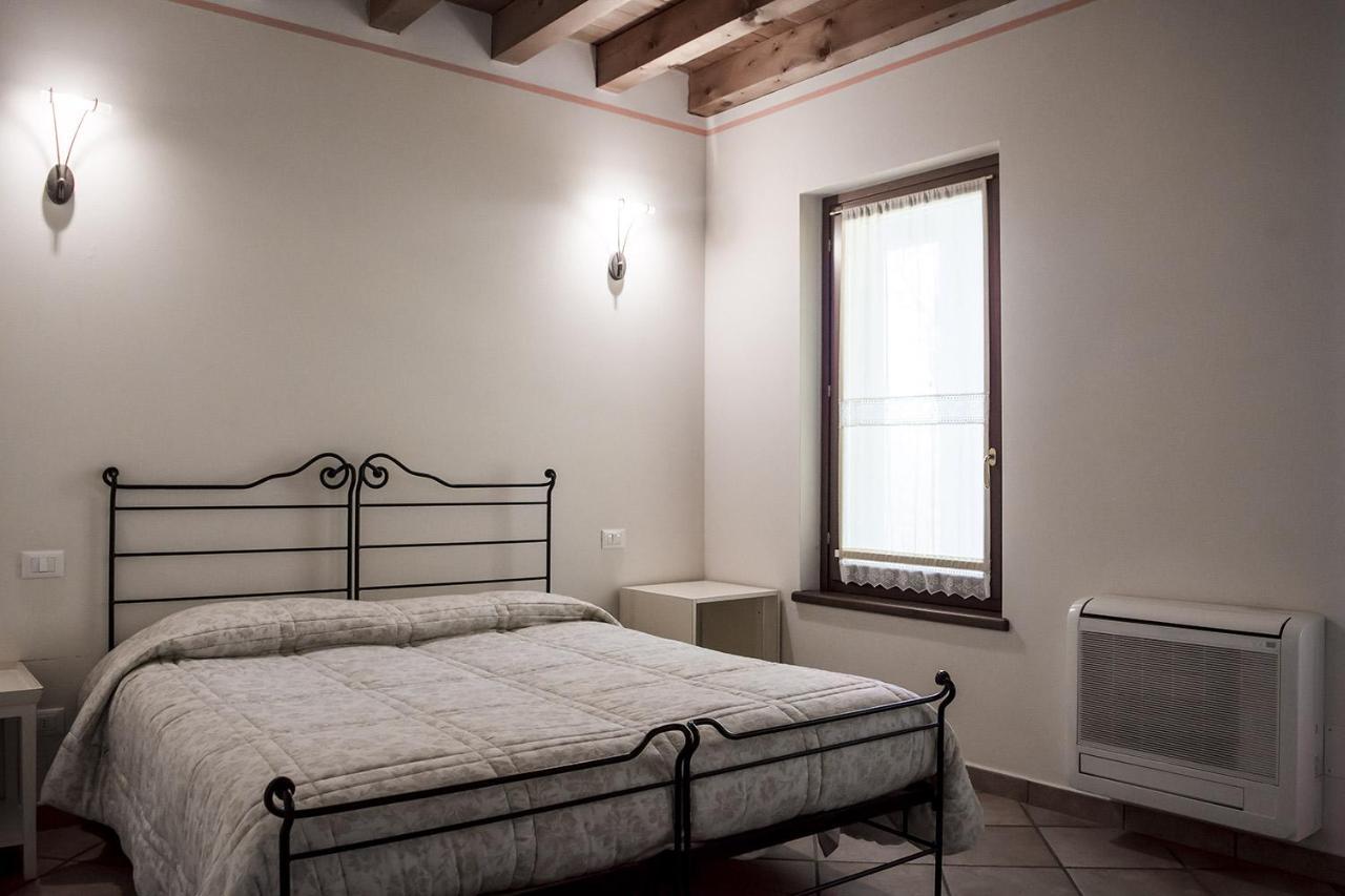 Agriturismo Lupo Bianco モンツァンバーノ エクステリア 写真