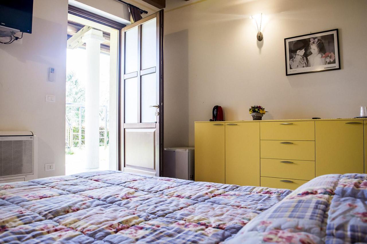 Agriturismo Lupo Bianco モンツァンバーノ エクステリア 写真