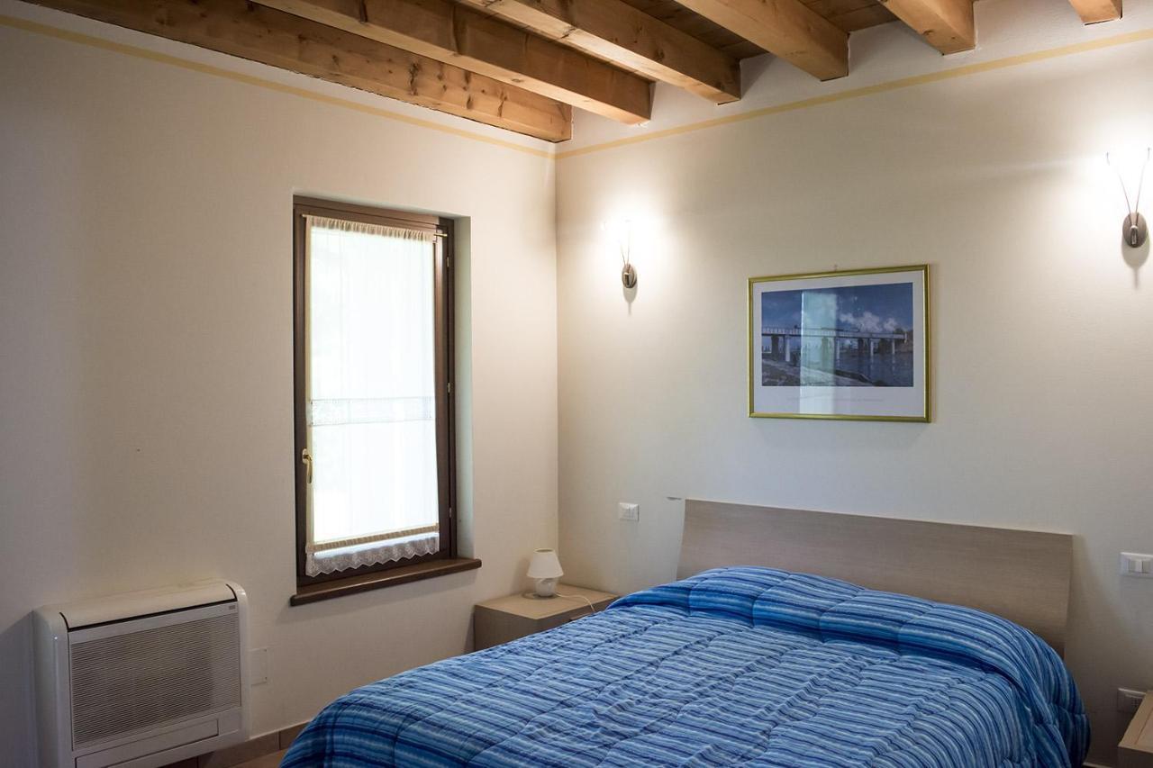 Agriturismo Lupo Bianco モンツァンバーノ エクステリア 写真