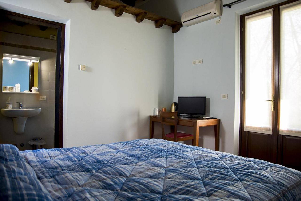 Agriturismo Lupo Bianco モンツァンバーノ エクステリア 写真