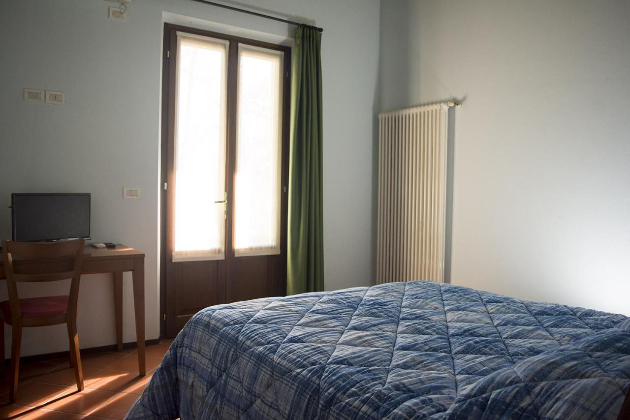 Agriturismo Lupo Bianco モンツァンバーノ エクステリア 写真