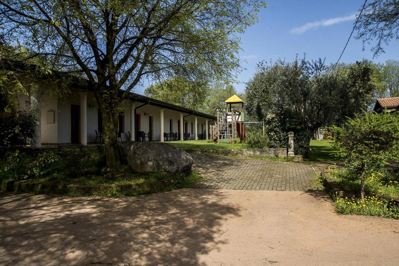 Agriturismo Lupo Bianco モンツァンバーノ エクステリア 写真