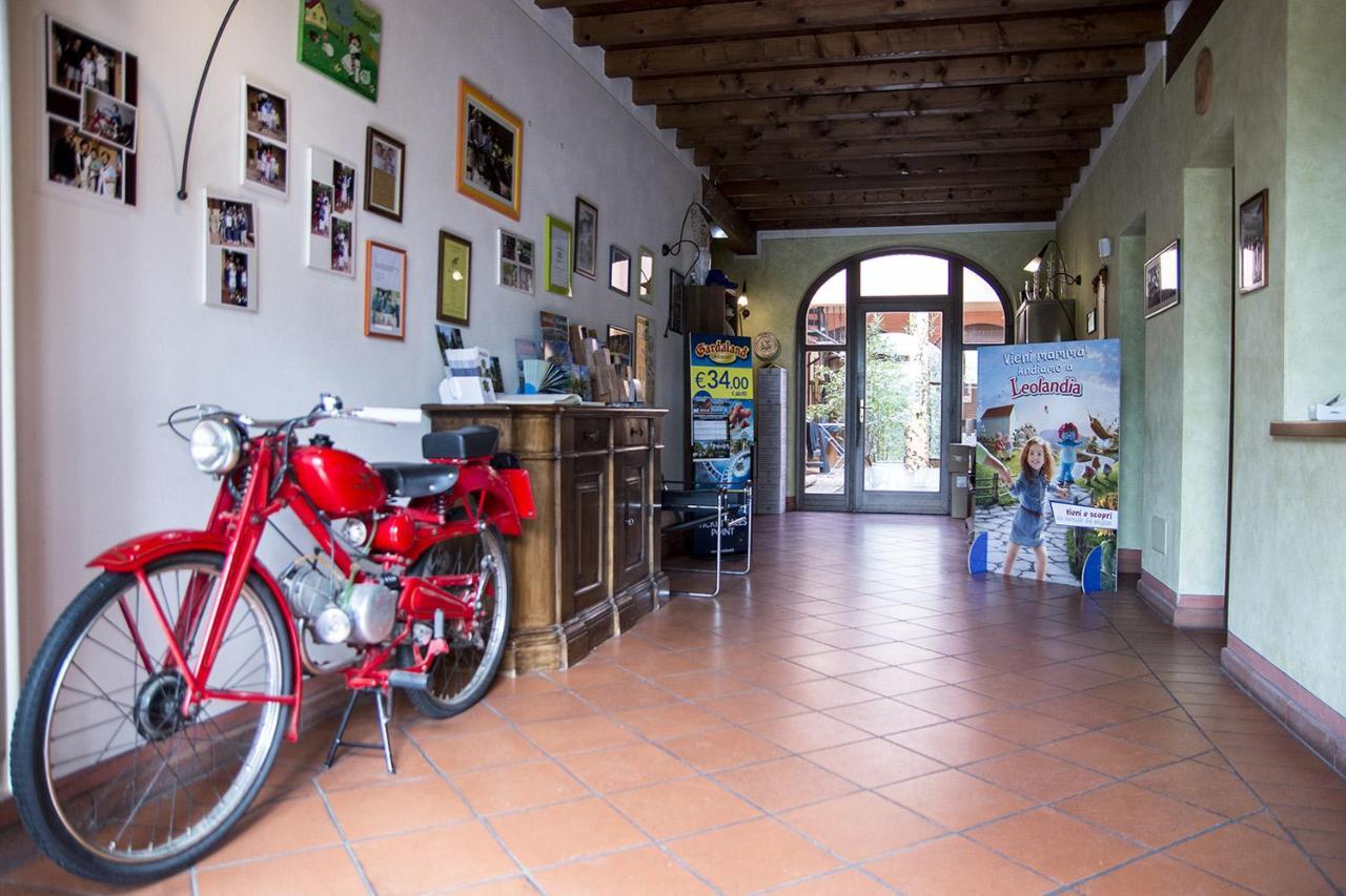 Agriturismo Lupo Bianco モンツァンバーノ エクステリア 写真